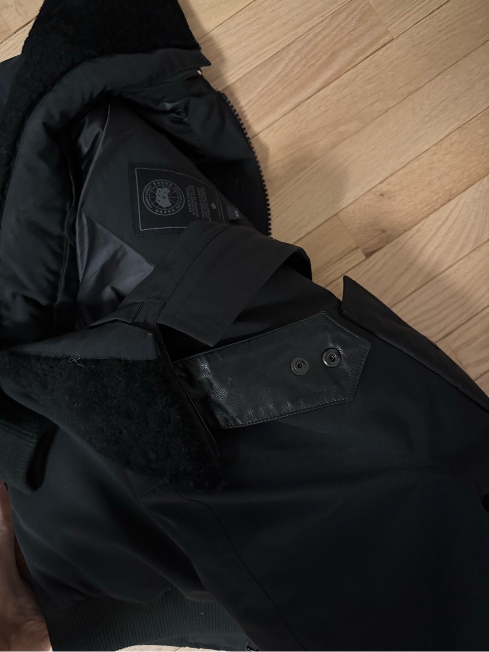 Like new Canada Goose Bomber Jacket with Sherpa Collar - Picture 15 of 15